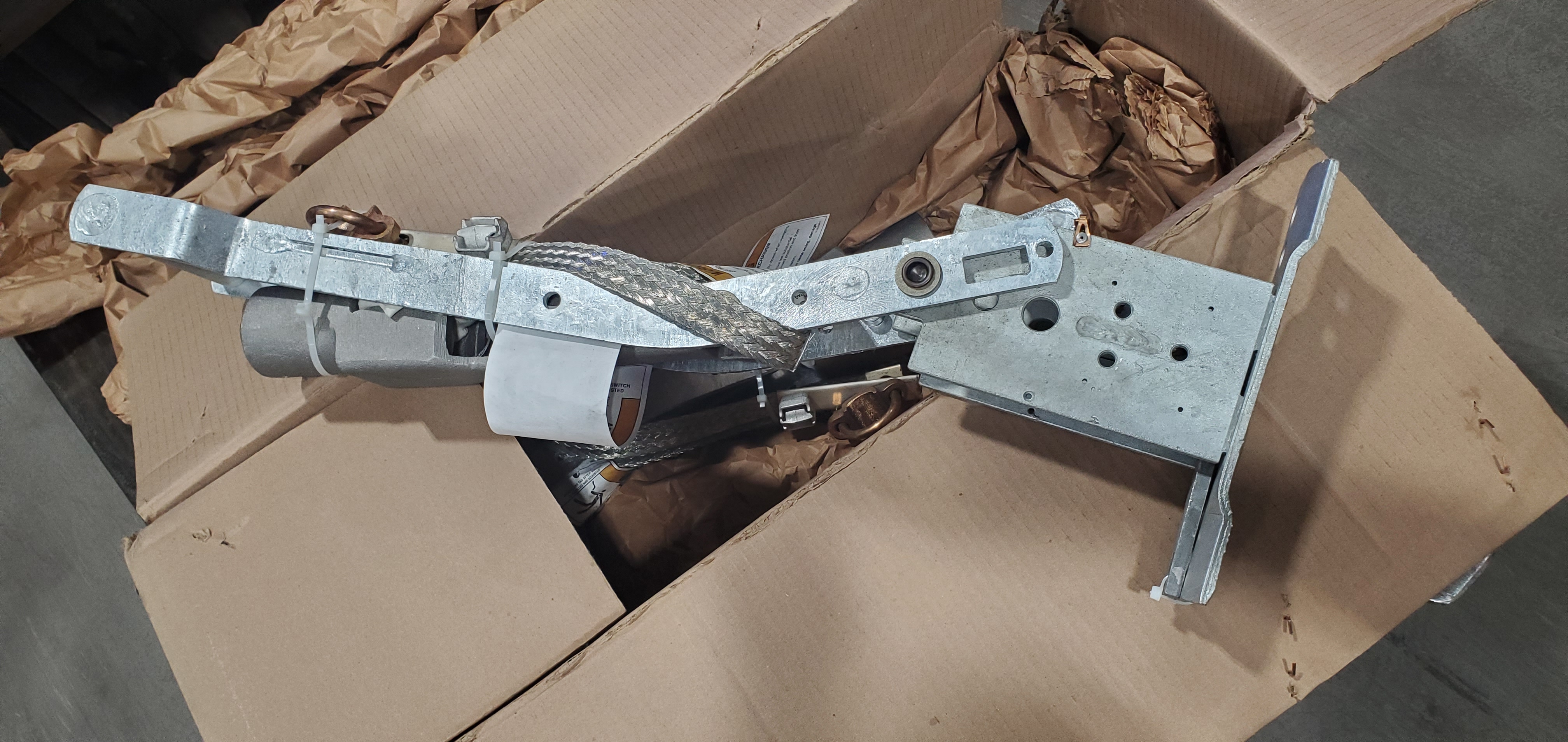 RECIPROCATING OPERATING HANDLE ASSEMBLY